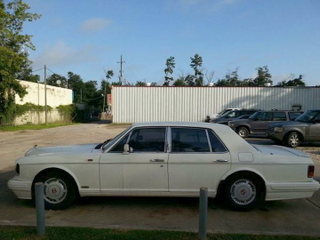 Illustration for article titled For $10,000, This 1991 Bentley Turbo R Could Be Your Loco-Motive